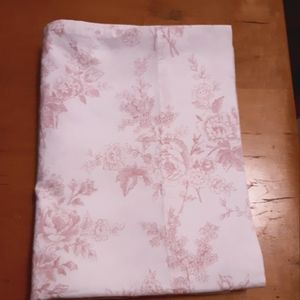 Pair of Laura Ashley Lifestyles pink/white cotton pillowcases